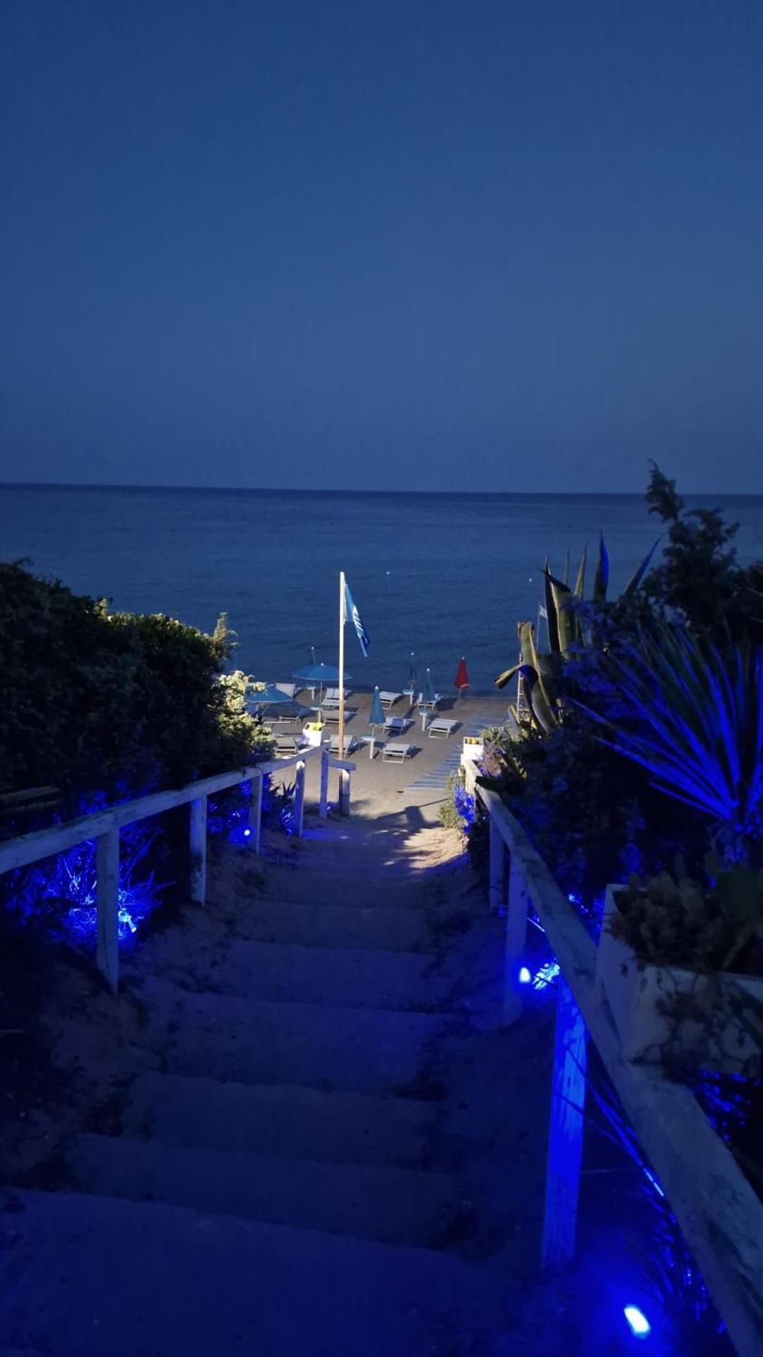 Hotel Caraibisiaco Sul Mare San Pietro in Bevagna Exteriör bild
