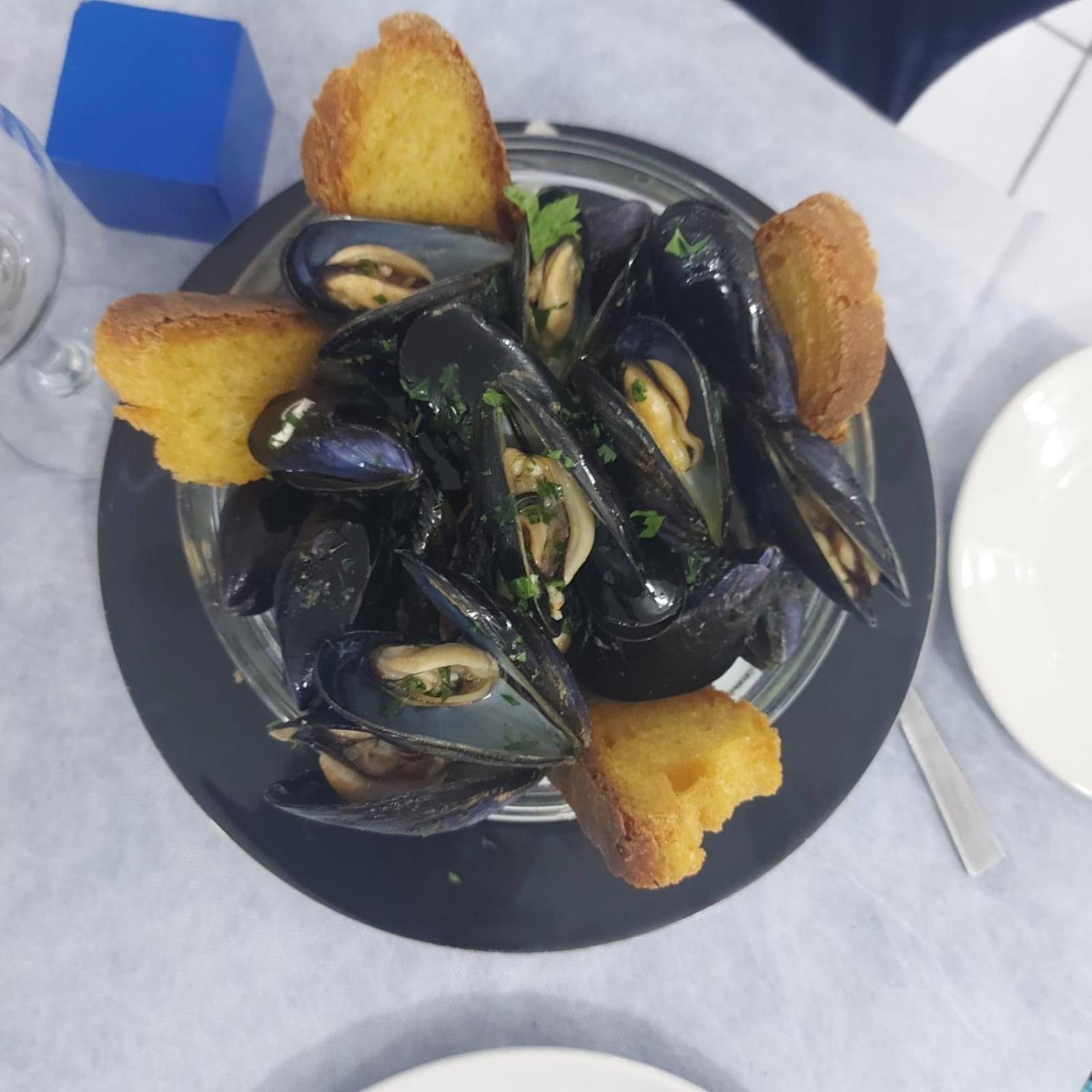 Hotel Caraibisiaco Sul Mare San Pietro in Bevagna Exteriör bild