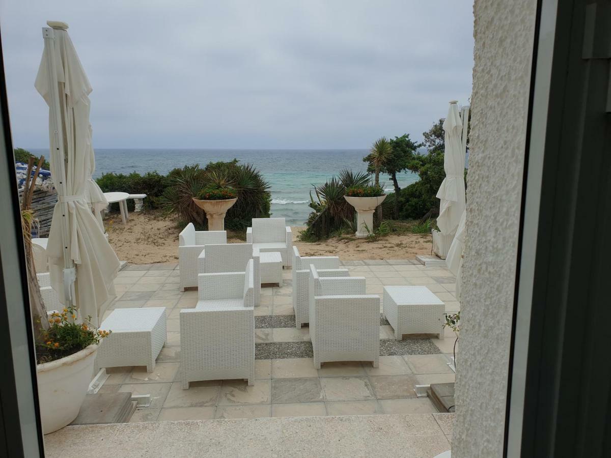 Hotel Caraibisiaco Sul Mare San Pietro in Bevagna Exteriör bild