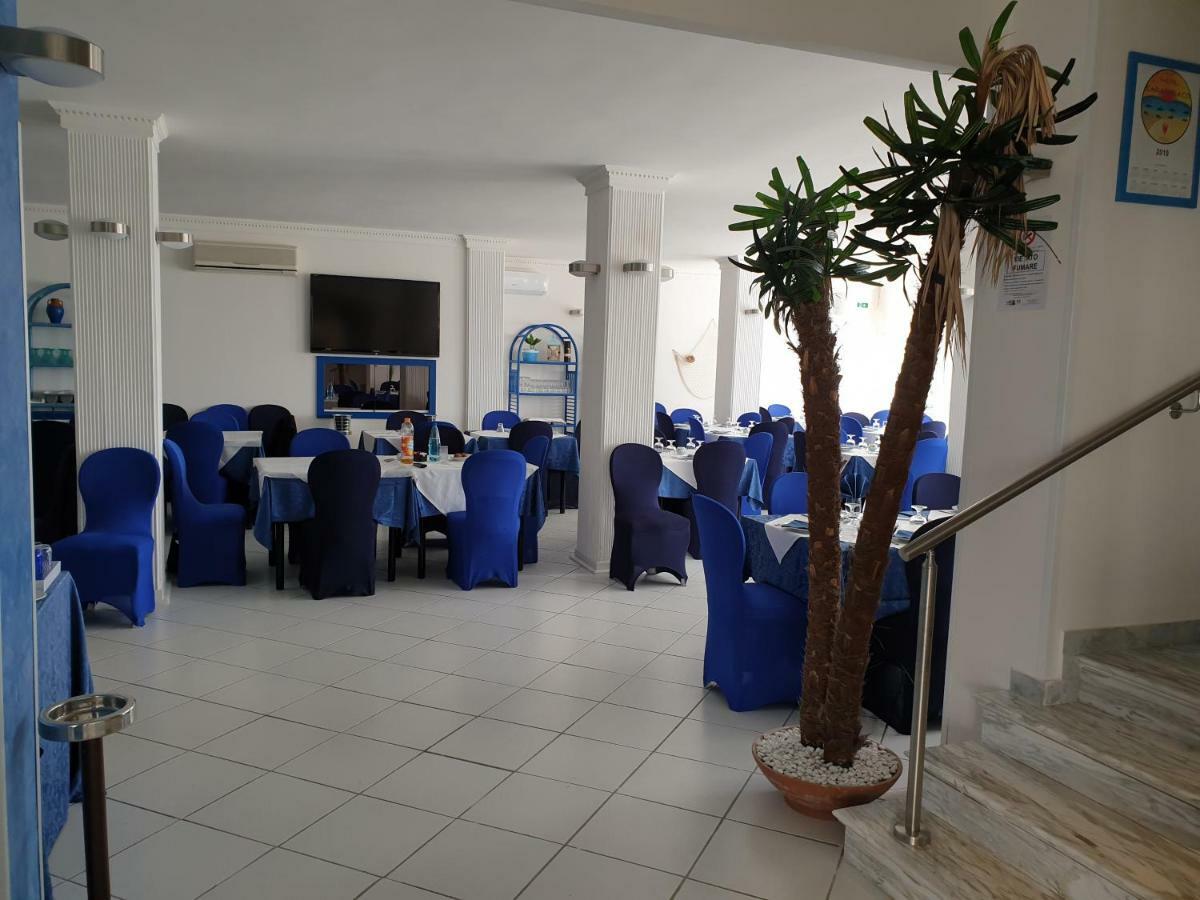 Hotel Caraibisiaco Sul Mare San Pietro in Bevagna Exteriör bild