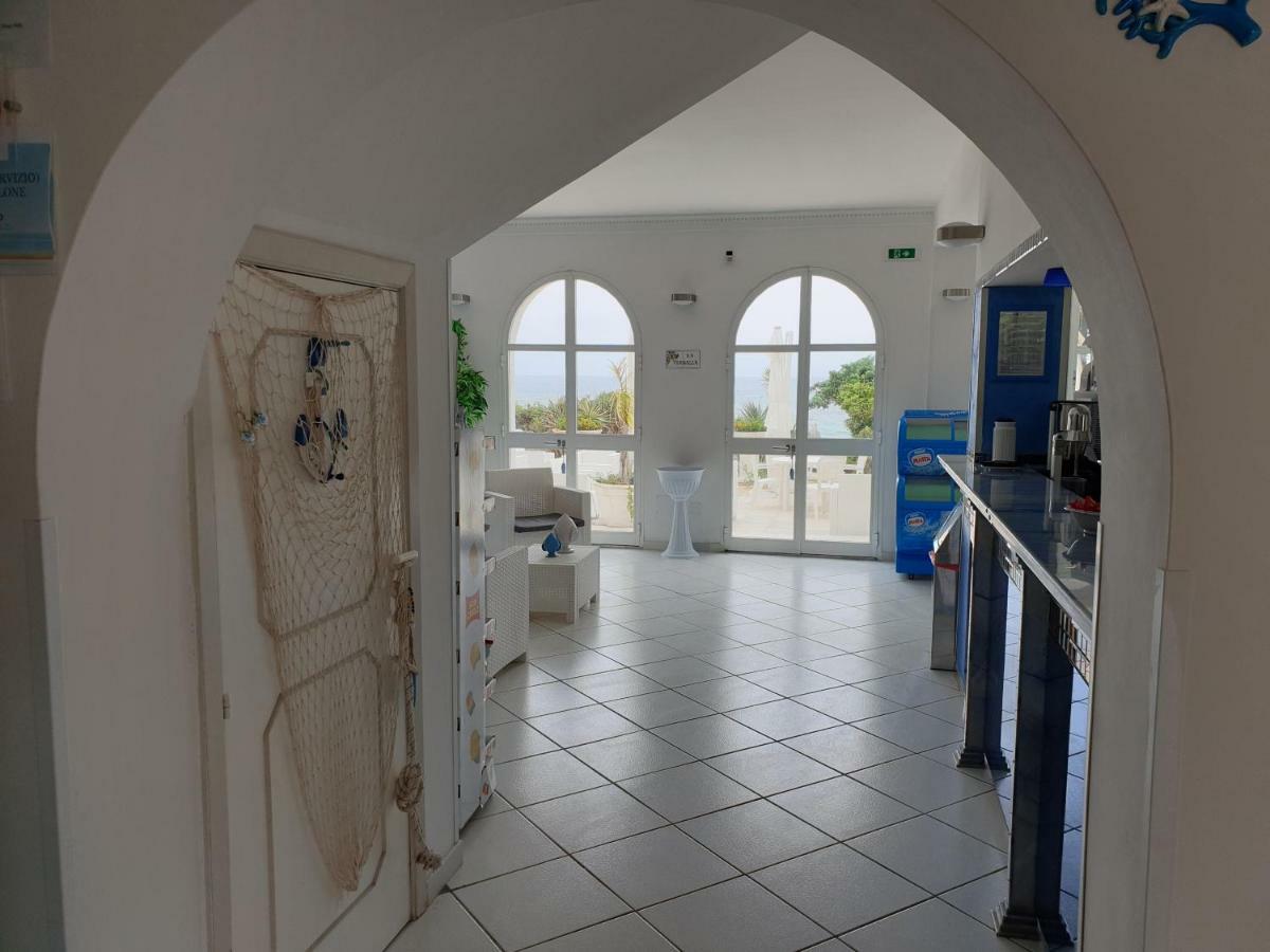 Hotel Caraibisiaco Sul Mare San Pietro in Bevagna Exteriör bild